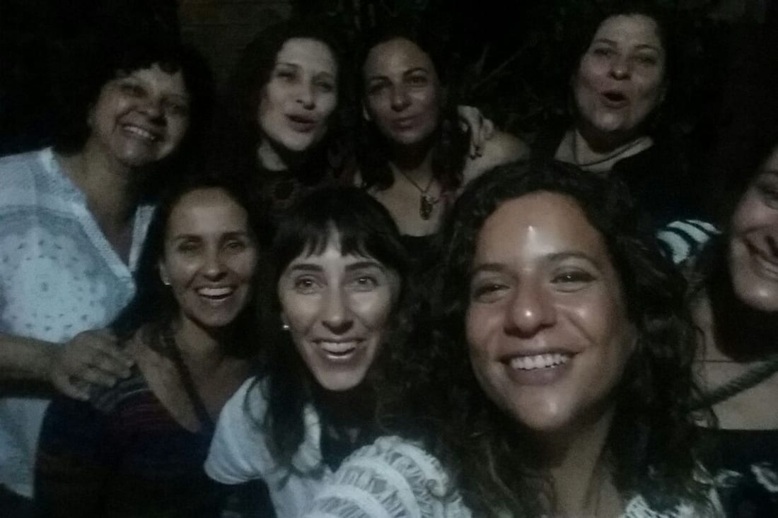 Círculo de mulheres com a Simoni